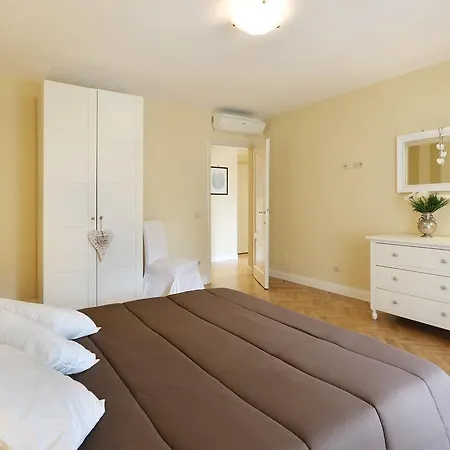 Flora Apartment Florence